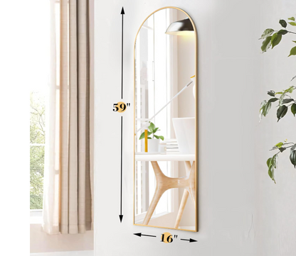 Espejo arqueado de cuerpo entero de 59” x 16” – Espejo de piso con marco de aluminio dorado con soporte, montaje en pared o diseño estilizado